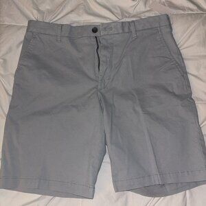 IZOD Saltwater Stretch Flat Front Shorts – Gray – 32W / 9.5” Inseam – NWT
